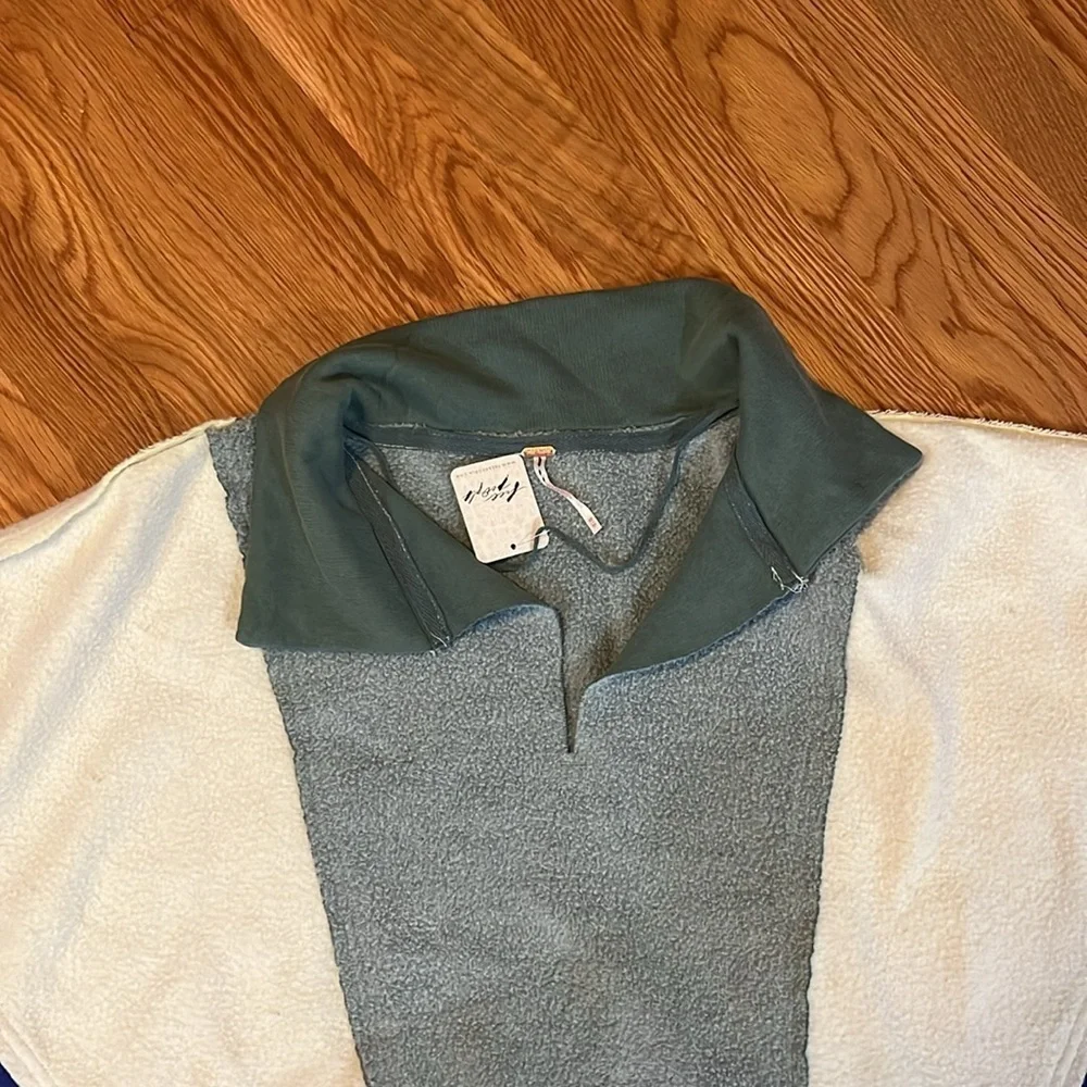 Free People Sidewalk Sweatshirt Size XS NWT